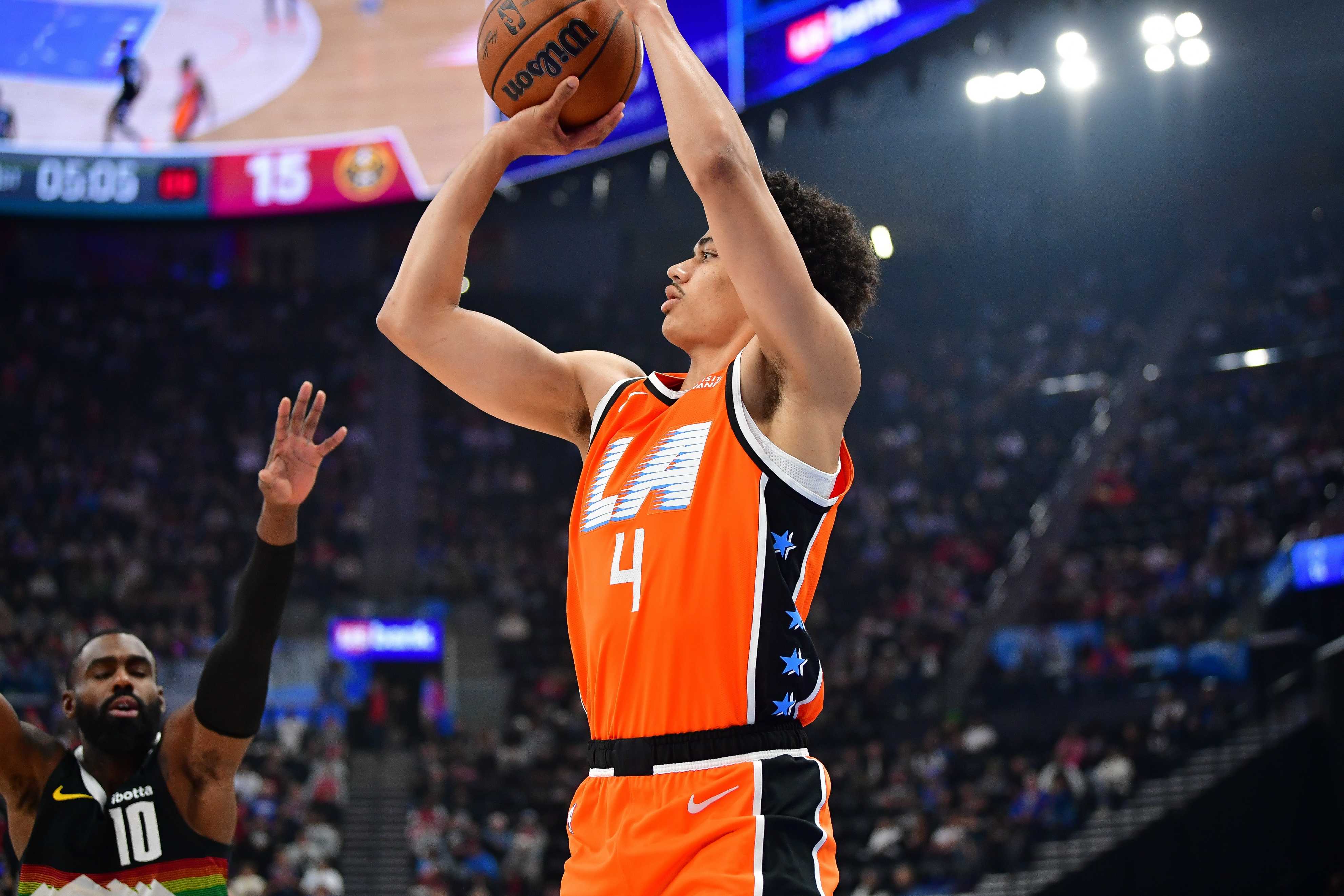 快船12胜2负，全联盟第一，从西部垫底，杀回季后赛行列