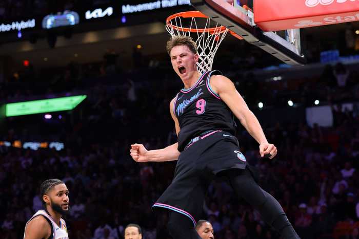 球队大脑！拉松半场4中4高效拿下8分4板8助1断 正负值+16最高