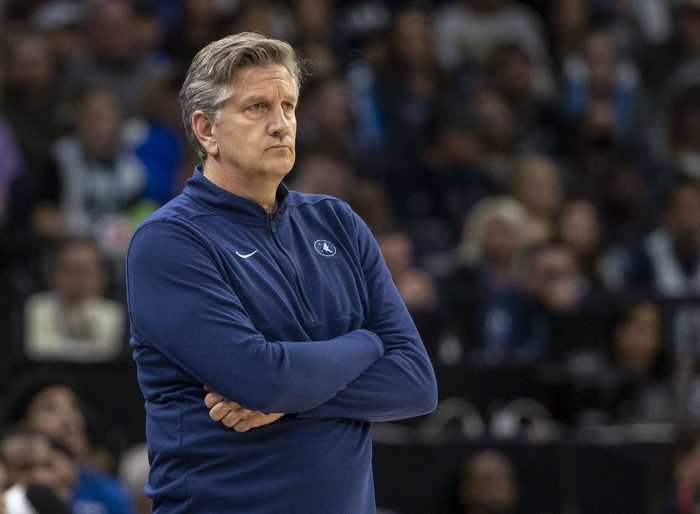 解说：爱德华兹缺阵后 森林狼全民皆兵 绿军在第四节突然断电